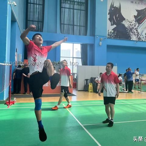 比赛第一与友谊第十四：竞技精神与社交价值的对比